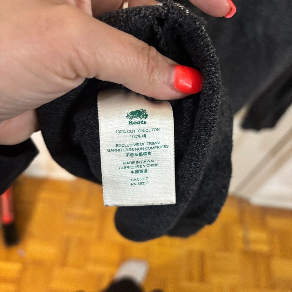 roots long sleeve sweatshirt like (thin material) - Picture 5 of 5